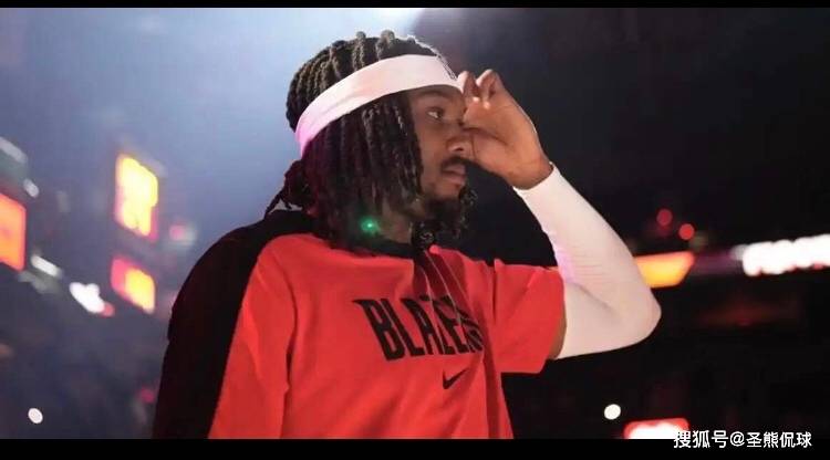 关于冲刺阶段夏洛特黄蜂调整名单以备西甲，更衣室发声环节打磨，赛场秩序良好，轮换策略成焦点的信息