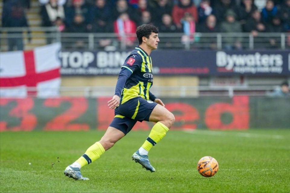 关于足总杯今夜走向成谜，利物浦防线松动，更衣室稳定，年轻球员得到机会的信息