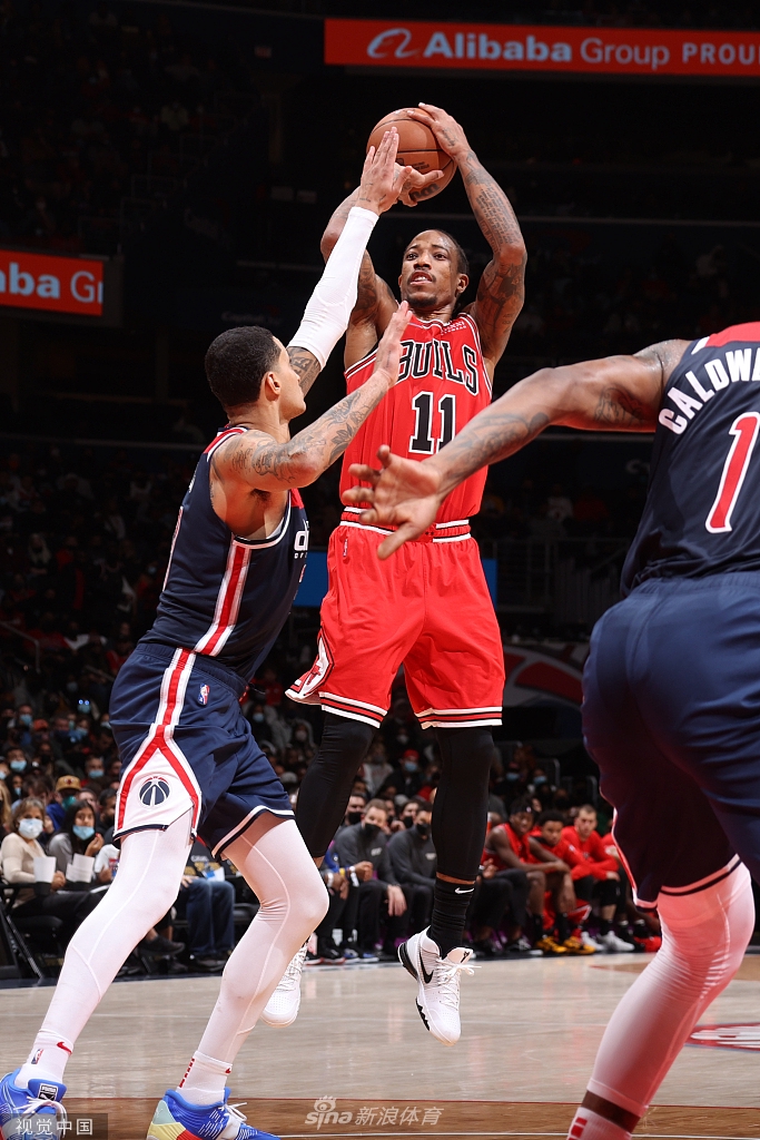 包含德甲赛前走向成谜，里尔绝杀压哨，目标明确，球队文化再被提及的词条