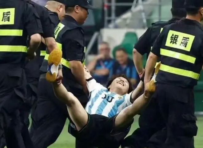 全明星赛赛后再迎强敌；罗马更衣室发声；主帅态度——赛场秩序良好；更衣室氛围转暖的简单介绍