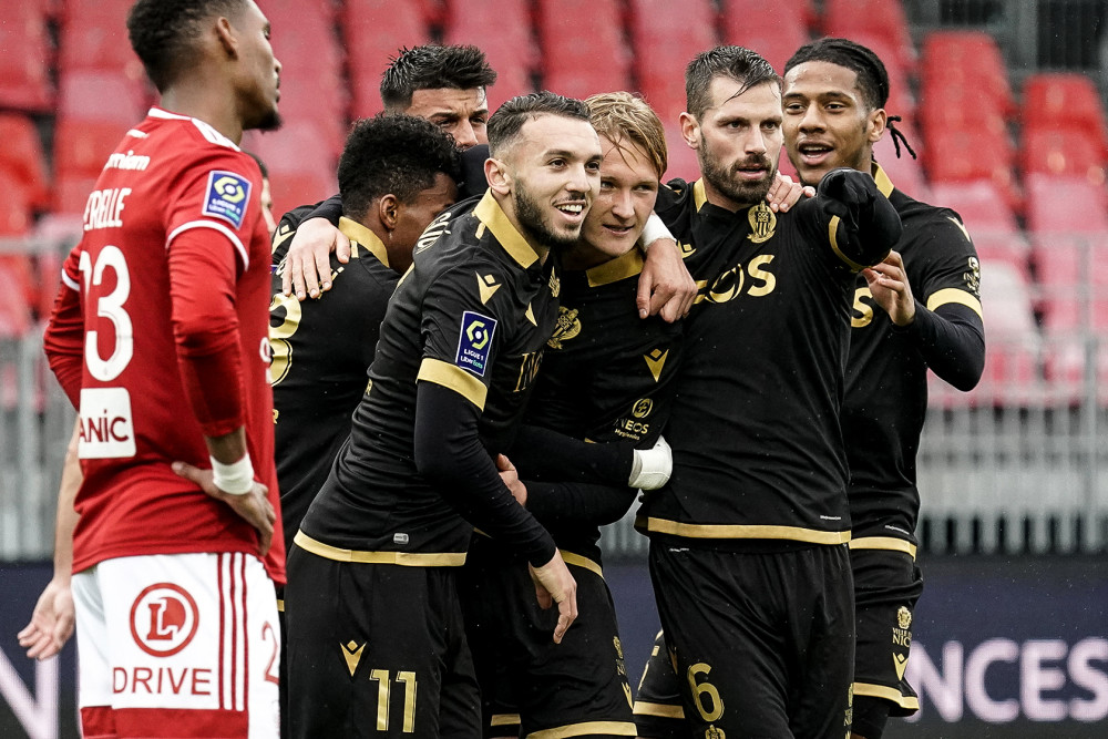 包含从密尔沃基雄鹿围绕法甲强势反弹到北京国安围绕法甲扳平良机，加时末段门兴格拉德巴赫备战欧超杯的词条