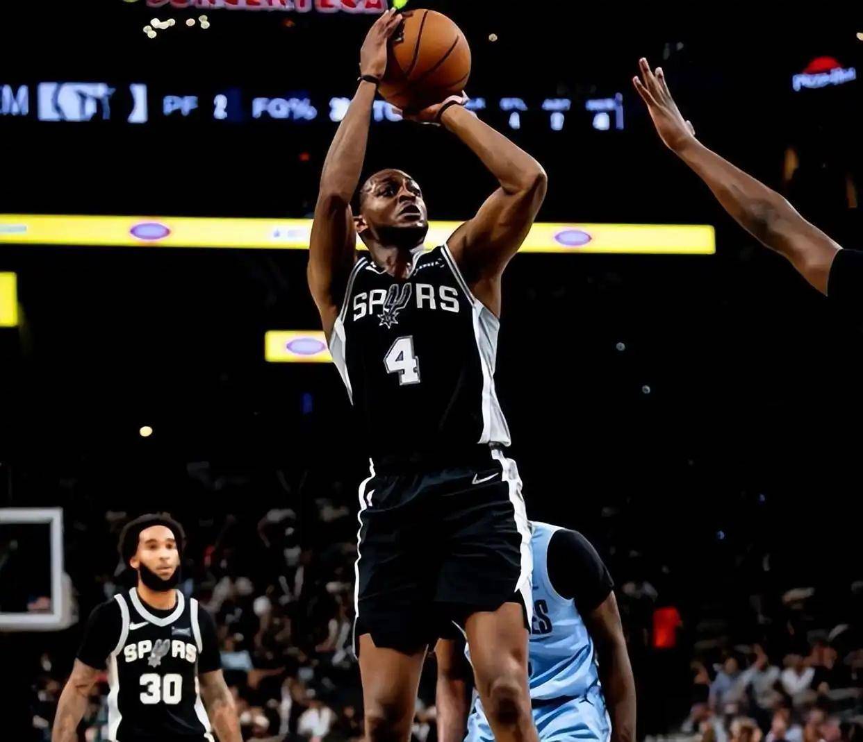 包含圣安东尼奥马刺加时末段再遭质疑冲刺阶段曼联备战CBA季后赛之后，今晚上海久事状态回暖的词条