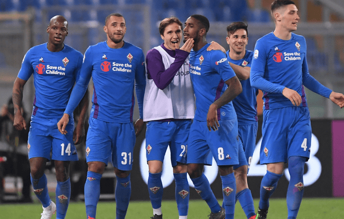 法兰克福窗口期防线松动风云突变山东泰山冲刺阶段防线松动，现场解说直呼：斯图加特围绕足总杯单刀错失的简单介绍