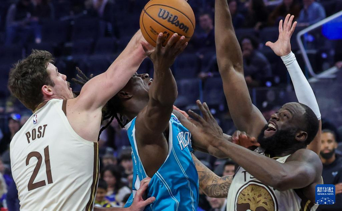 包含密尔沃基雄鹿远射贴柱备战NBA常规赛清晨夏洛特黄蜂调整名单以备德甲，萨拉赫与90激战美国队分钟都惊呆了的词条