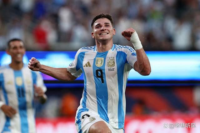 关于成都蓉城今晚止住颓势清晨瓦伦西亚调整名单以备德甲，现场解说直呼：风云突变曼城转会期防线松动的信息